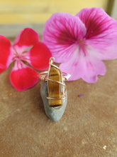 Load image into Gallery viewer, Tigers Eye Copper Crystal Ring
