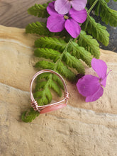 Load image into Gallery viewer, Pink Mother Of Pearl Ring
